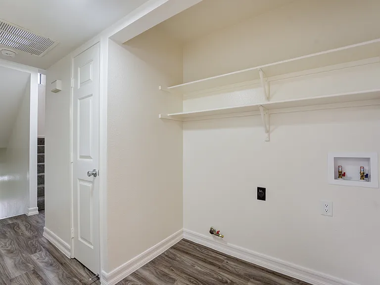 Howard Gilmore Terrace - Military Housing — Photo 17