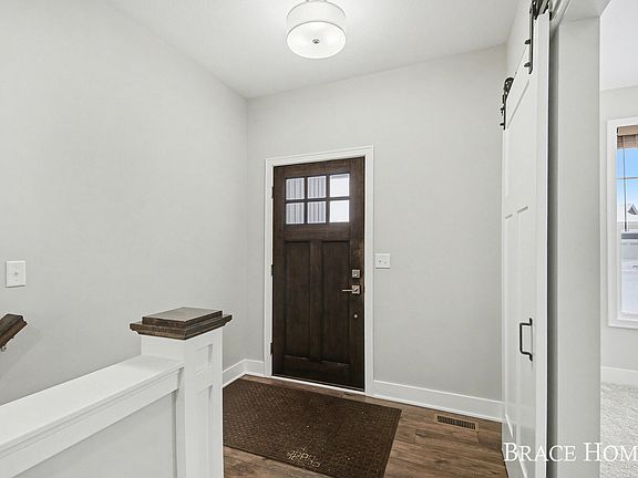 3rd image of 14696 Pine Dew Dr