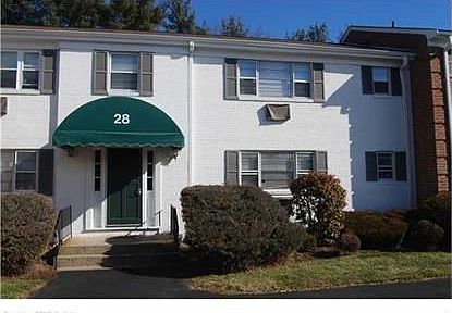 1st image of 28 Robbins Ln #28C