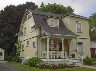 225 Maple Ave, Walworth, WI 53184