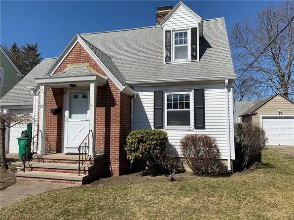 21 Omaha Blvd, Warwick, RI 02889