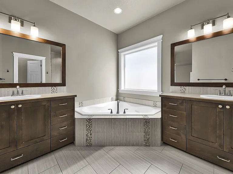 13470 S Stockbridge Way — Photo 48
