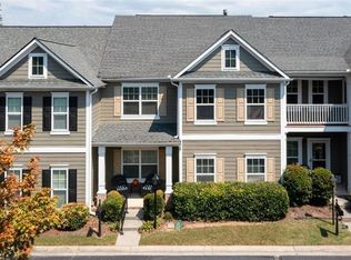 1126 Lake Point Way, Suwanee, GA 30024