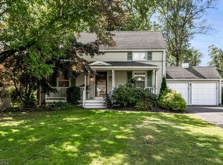 20 Woodstone Rd, Basking Ridge, NJ 07920