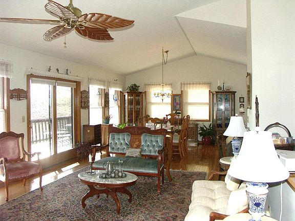4th image of 201 Lakefront Cir