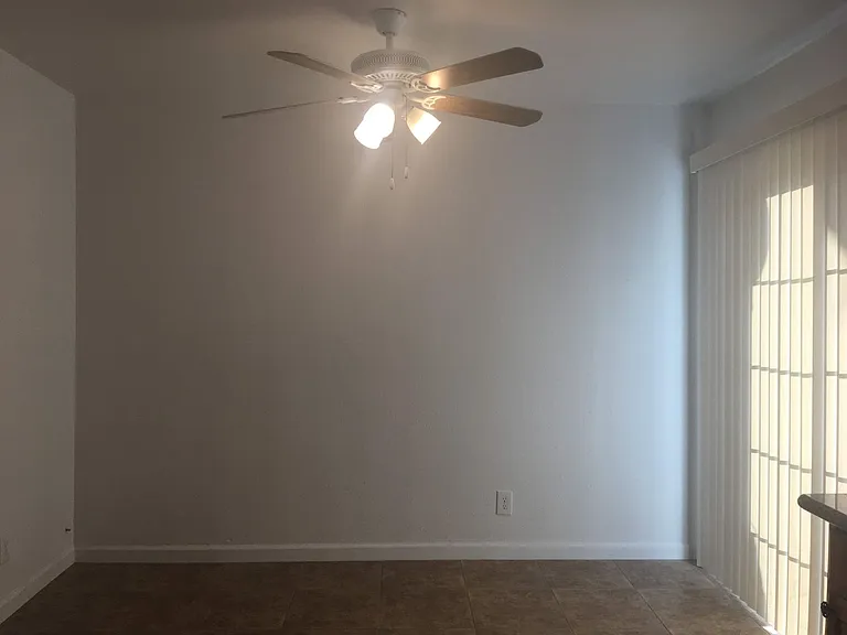 4544 N. Sharon Ave (670L-671G) — Photo 7