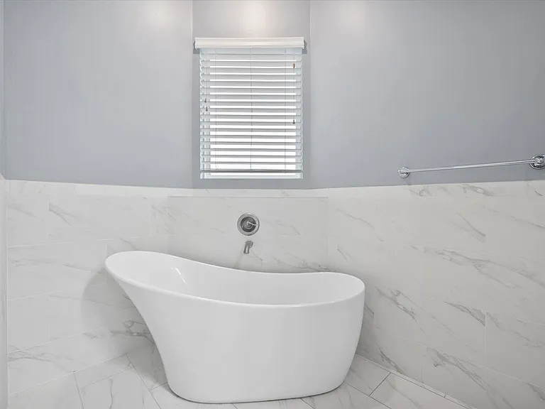 216 Alvarado St — Photo 18