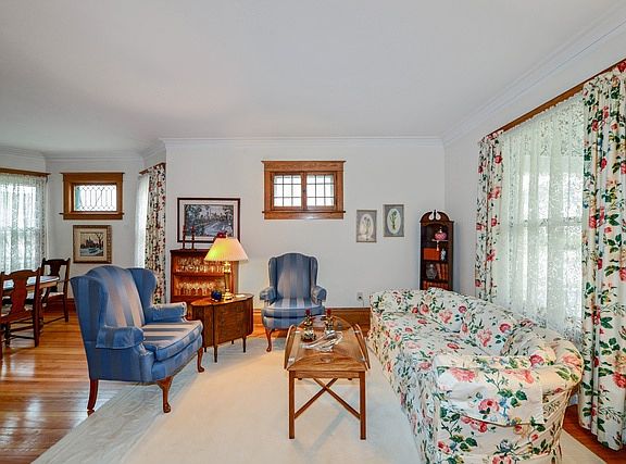 3rd image of 531 N Spring Ave
