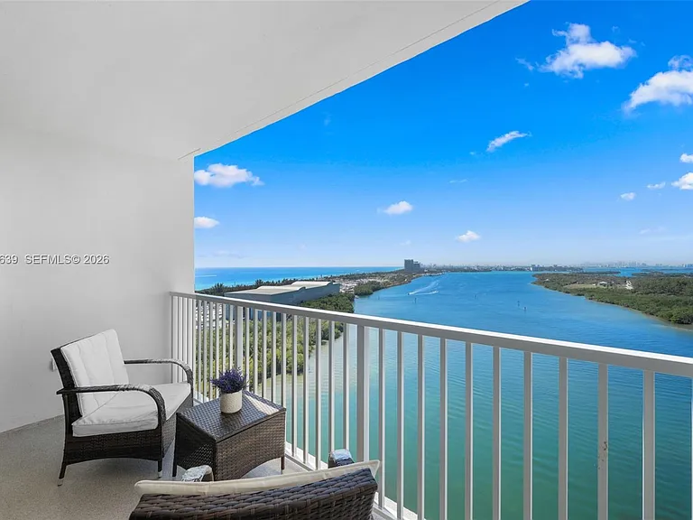 300 Bayview Dr #1910 — Photo 2