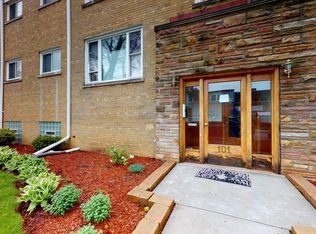 101 Ashland Ave APT 2N, Evanston, IL 60202
