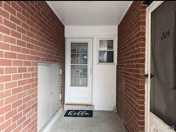 4th image of 213 West Walk #213