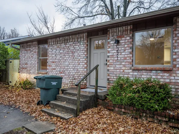 221 E Adobe St, Fayetteville, AR 72703