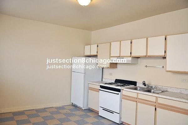 1st image of 5001 S Drexel Blvd Unit 203
