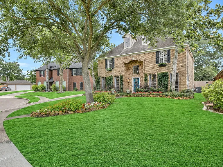 2111 Riverside Dr — Photo 2