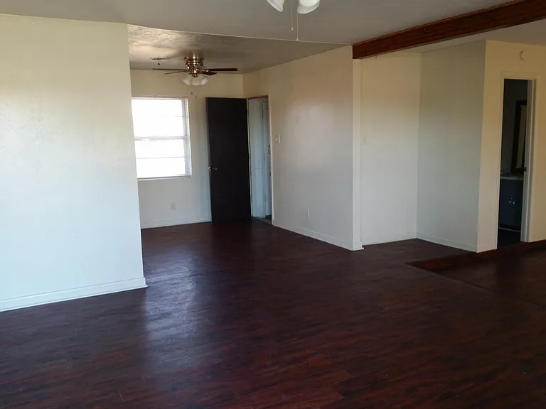 1119 Alta Vista Dr — Photo 4