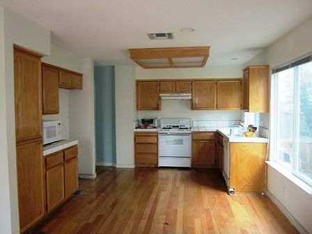 2nd image of 1413 Caceres Way