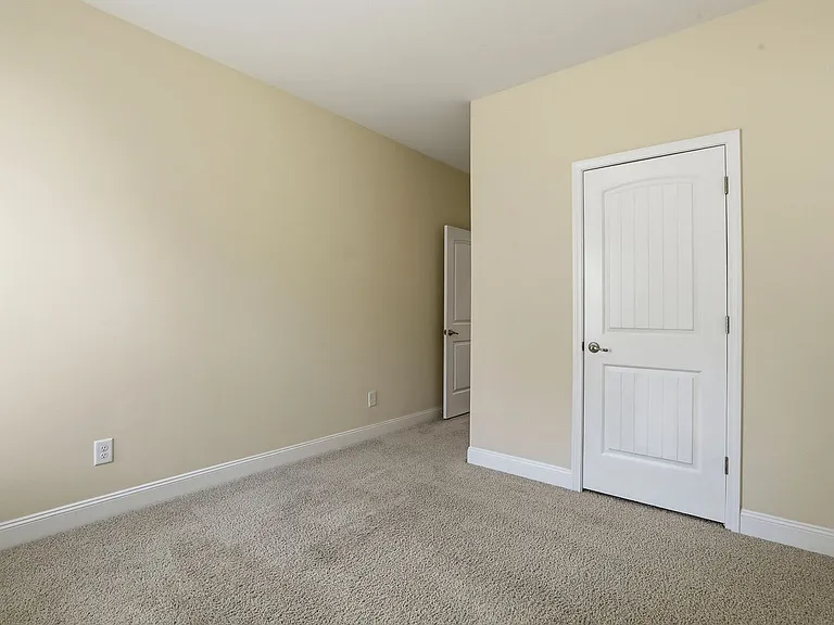 52 Woodwater Cir — Photo 31