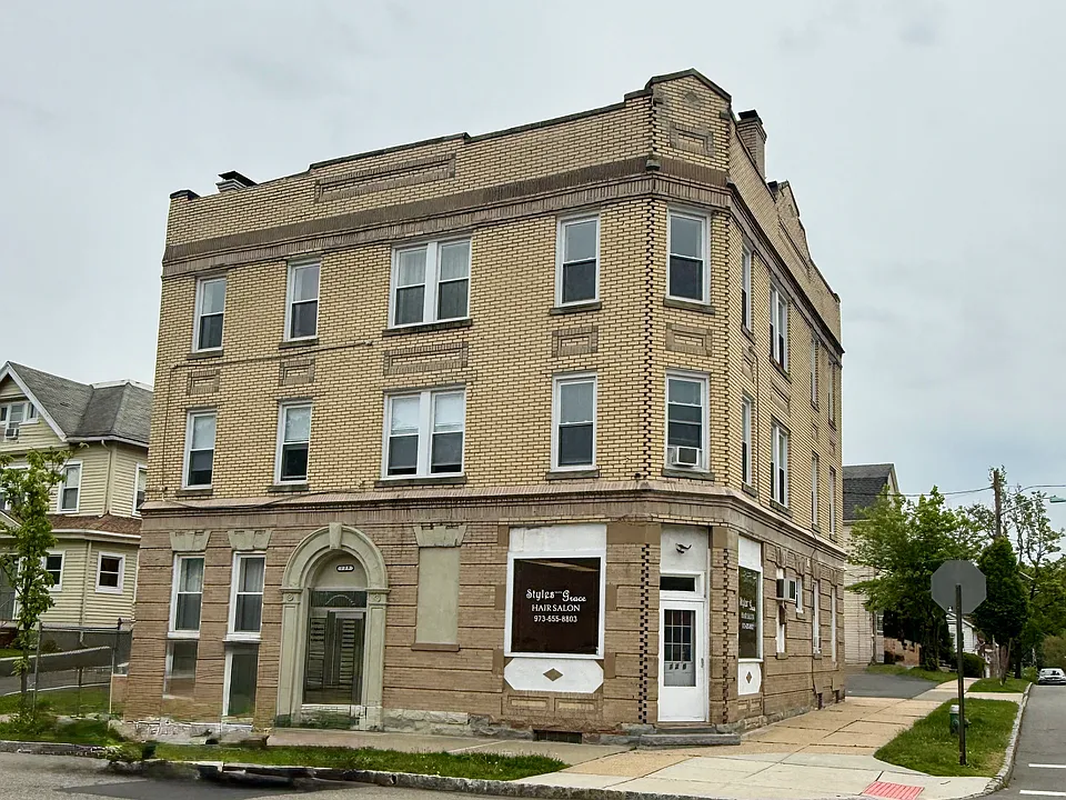 129 Maple Ave #5