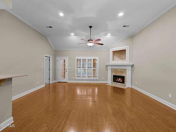 5th image of 82 Emerald Ridge Cv