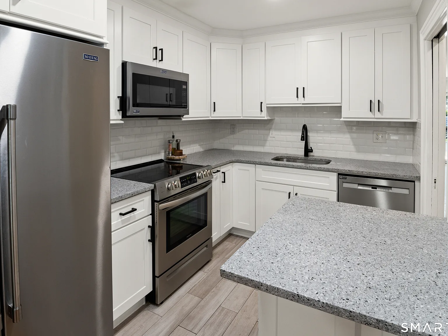2 bed, 1.5 bath, 1260 sqft, $3,250 — Photo 3