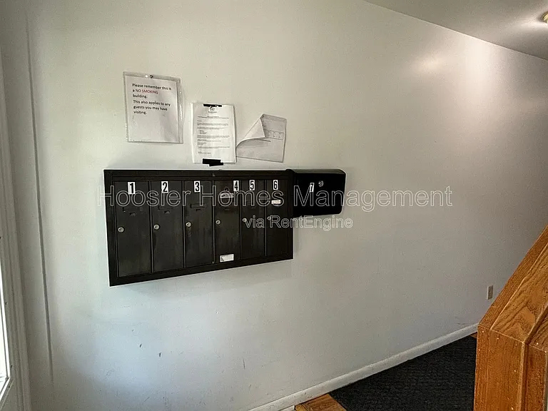 770 E 61st St #4 — Photo 15