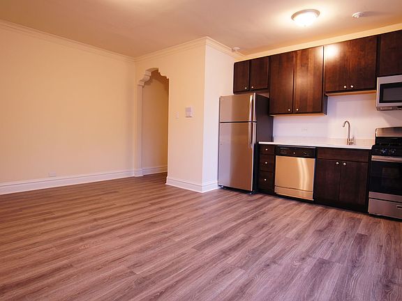 5th image of 2936 W Palmer St #1172