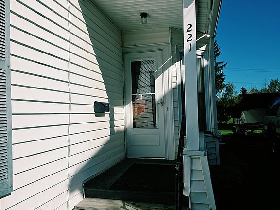 2nd image of 221 W Bank St
