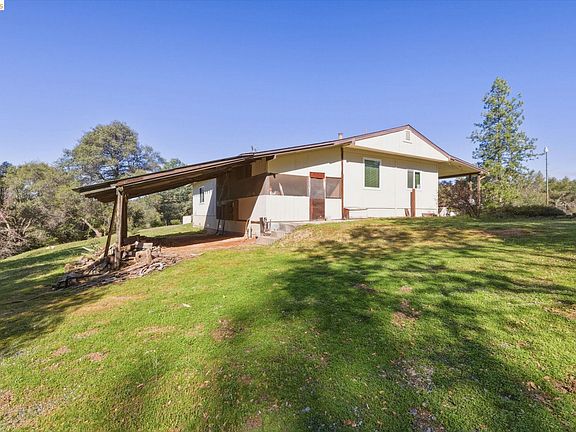 2nd image of 17807 Harper Rd