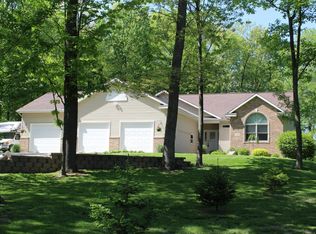 11790 Woodvale Ct, Greenville, MI