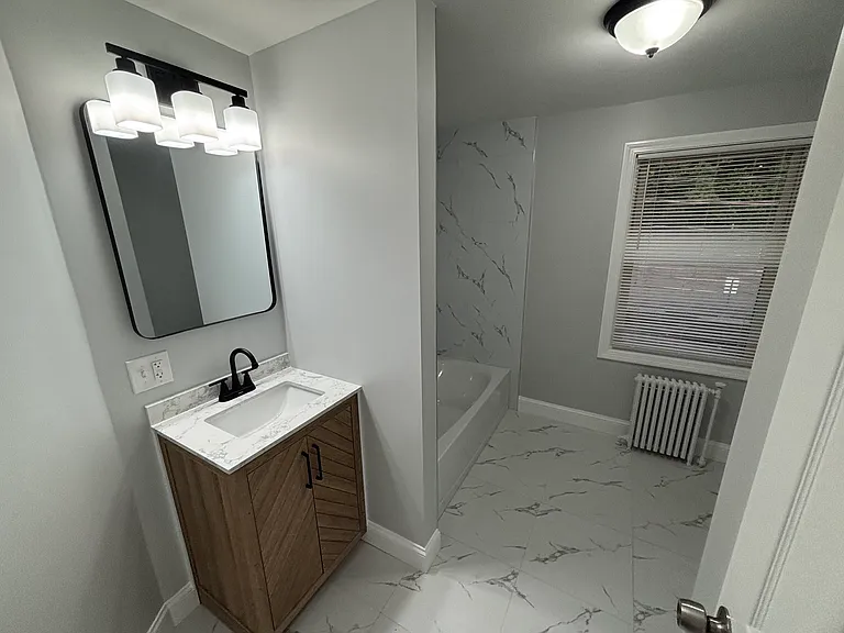 110 Derby Ave — Photo 8