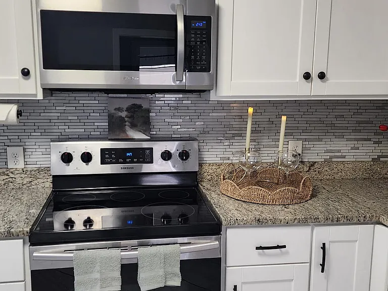 635 Winston St #1 — Photo 9