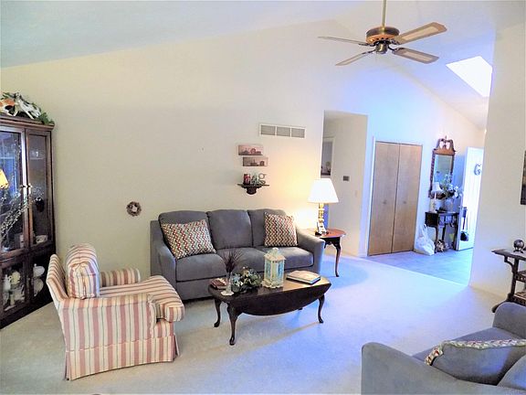 5th image of 54091 Eastview Dr
