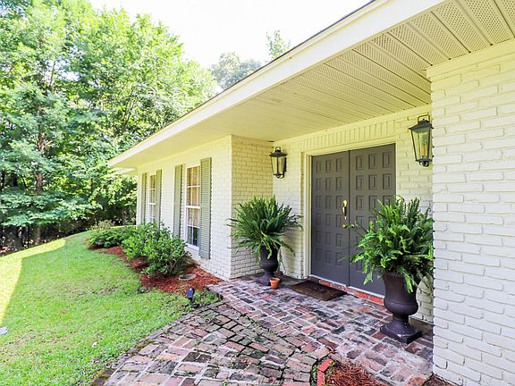 4th image of 2598 Harris Dr