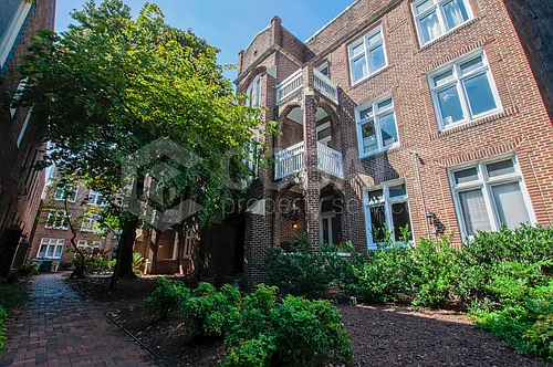 131 Ralph McGill Blvd NE Photo 1