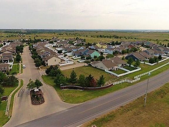3rd image of 3213 Mint Springs St