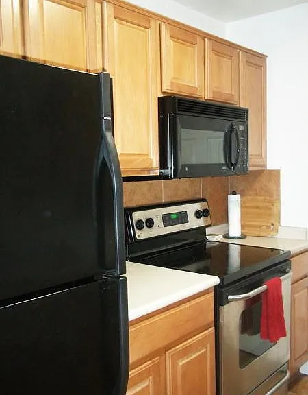 625 S Prudence Rd #205 — Photo 11