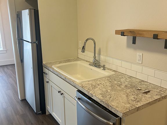 4th image of 318 6th Ave SW #1