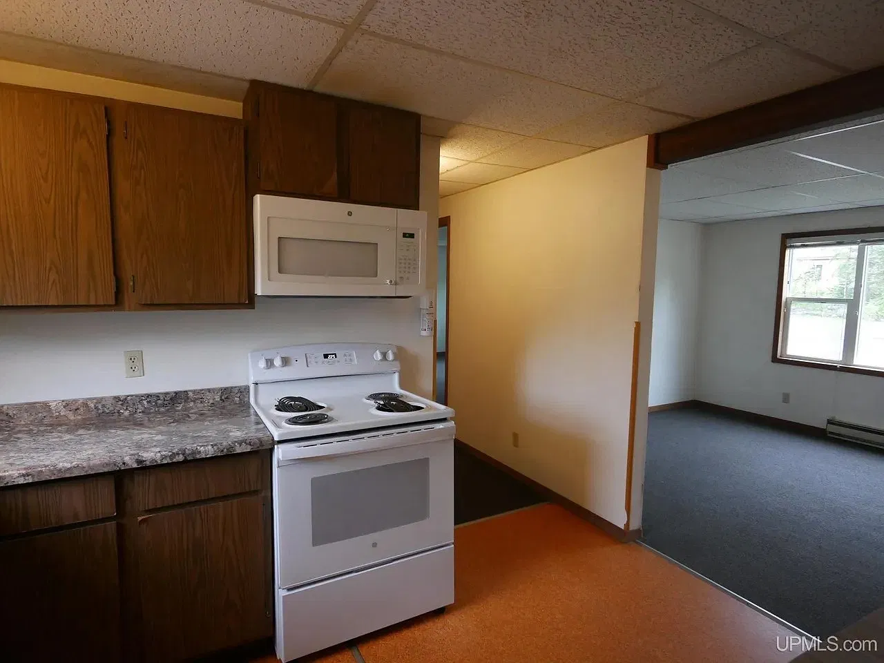 2 bed, 975 sqft, $1,230 — Photo 3