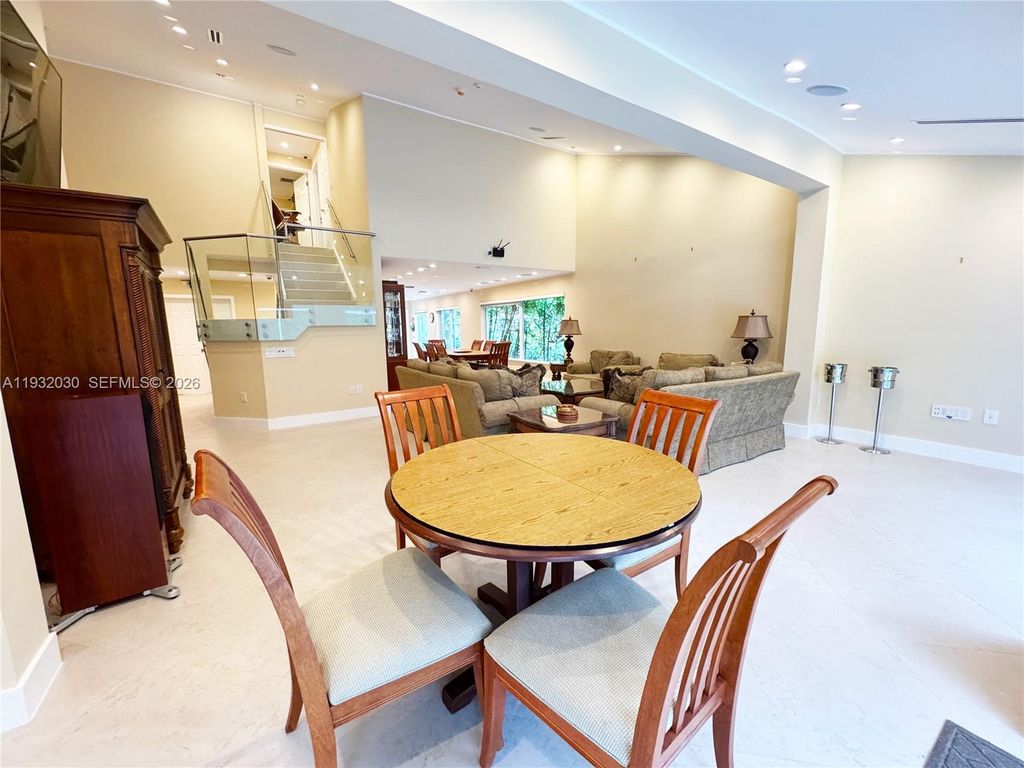 610 Misty Oaks Ln, photo 9
