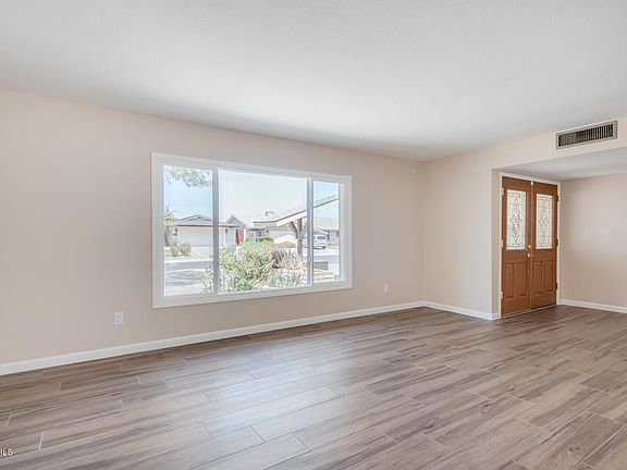 5th image of 3809 W Port Royale Ln