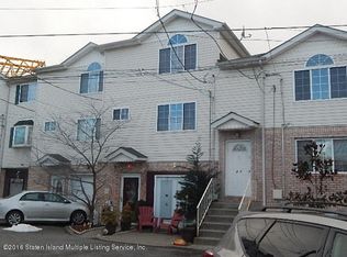 25 Shaina Ct, Staten Island, NY 10303