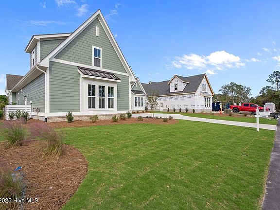 3rd image of 3452 St James Drive SE
