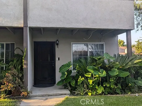 521 S Lyon St Unit 69, Santa Ana, CA 92701
