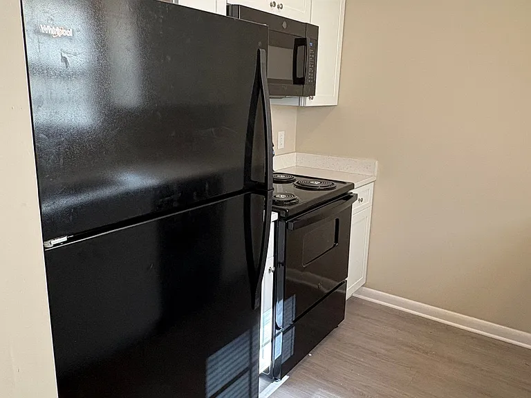 108 Ellis Dr #3 — Photo 3