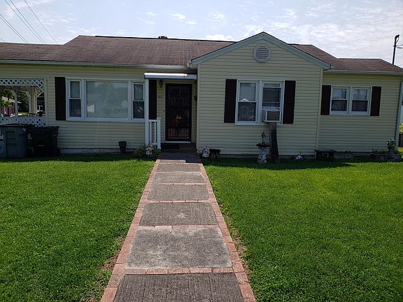 4th image of 1501 Tremont Ave