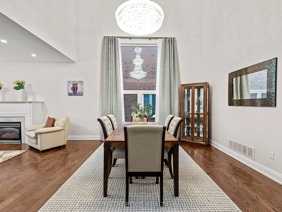 552 Feathergrass Cres #MAIN UPPER