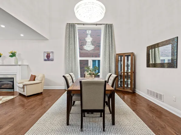 552 Feathergrass Cres, Mississauga, ON L4Z 3Y5