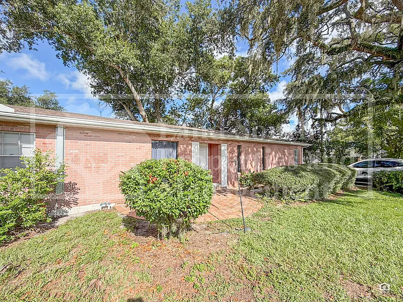 1 bed, 1.5 bath, 1100 sqft, $1,325 — Photo 3