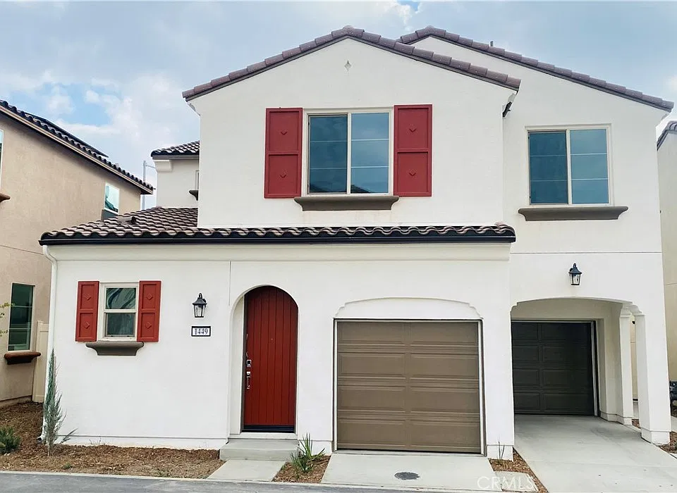 1449 E Laurelwood Dr