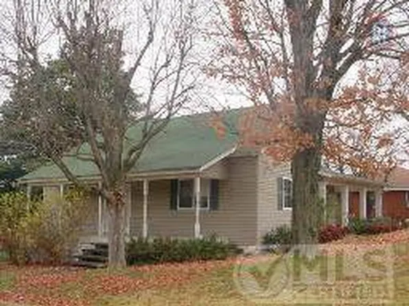 400 N Main St, Dickson, TN 37055